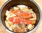 具材を入れて炊くだけ！鮭の炊き込みごはん作り方3写真