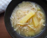 じゃが芋とエノキの味噌汁♪作り方5写真
