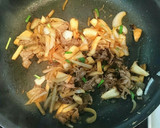 牛肉とキノコの簡単すき焼き風炒め物作り方8写真
