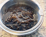 簡単★生もずくと豆腐舞茸のお味噌汁作り方2写真