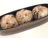 鮭チーズ焼き　おにぎり弁当　ハロウィン作り方1写真
