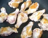 煮込むだけ★手羽元と卵のホロホロ煮込み♬作り方3写真