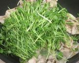 時短！蜂蜜豆苗豚肉炒めでアフリカ森林保全作り方4写真