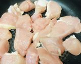 水溶き片栗粉でしあげる●鶏胸肉の玉子とじ作り方1写真