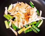 簡単！菊芋とアスパラの七味ソース炒め作り方4写真