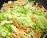 簡単☆鶏ガラ醤油味の野菜炒め作り方9写真