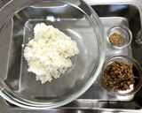 鶏そぼろおにぎり作り方1写真