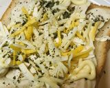 薄切りサラダチキンのチーズ＆マヨトースト作り方2写真