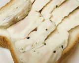 薄切りサラダチキンのチーズ＆マヨトースト作り方1写真