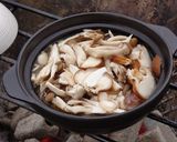 一人鍋用スープで土鍋御飯（炭火）作り方5写真