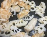 レンコンと鶏胸肉のマヨニンニク醤油炒め作り方5写真