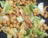 ひよこ豆とキャベツの鶏皮ケチャップ炒め作り方5写真