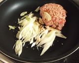 フライパンで！白菜とそぼろの和風パスタ作り方2写真