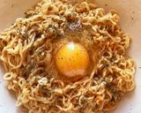 サッポロ一番みそラーメンでカルボナーラ風作り方3写真