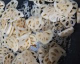れんこんと豆苗のおかか炒め作り方2写真
