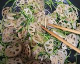 れんこんと豆苗のおかか炒め作り方3写真