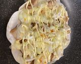 男のロマン！餃子の皮ピザ　照り焼きマヨ風作り方3写真