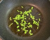 ごま油で菊菜（春菊）の炒飯作り方3写真