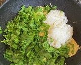 ごま油で菊菜（春菊）の炒飯作り方5写真