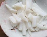 竹輪・大根のお味噌汁♪竹輪が美味♪作り方1写真