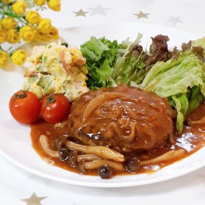 おうち材料で簡単♡煮込みハンバーグ♡ by カレンガール