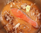 圧力鍋で、鮭としめじのバター炊き込みご飯作り方2写真