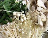 鶏肉とニラときのこの黒酢炒め作り方3写真