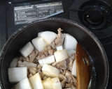 豚バラ肉と大根と冷凍里芋の煮物作り方5写真