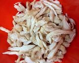 お箸がすすむ♬鶏むね肉とわかめの梅酢和え作り方1写真