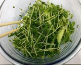 食欲そそる♬豆苗ときゅうりのうま塩サラダ作り方3写真