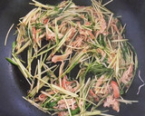 水菜とカニかまのオイスターソース炒め作り方3写真