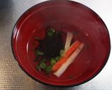 超簡単!塩昆布とかにかまのおすまし作り方2写真