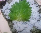 朝ごはんにも♪鮭フレークと青じそ手巻き✿作り方2写真