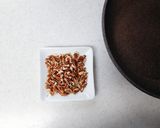 ピーカンナッツおにぎり（バターとえごま）作り方1写真