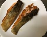 鮭のトマト，バター醤油ソースかけ作り方2写真