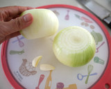まるごと玉ねぎと鶏もものスープ作り方1写真
