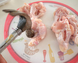 まるごと玉ねぎと鶏もものスープ作り方2写真