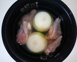 まるごと玉ねぎと鶏もものスープ作り方3写真