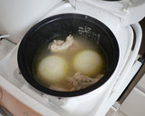 まるごと玉ねぎと鶏もものスープ作り方4写真