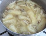 玉ねぎ・しめじ・ふわふわ卵のお味噌汁♪作り方4写真