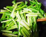 ちょい足しで＊蕪の葉とさつま揚げの炒め物作り方1写真