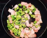 簡単☆セロリとベーコンのスープパスタ作り方1写真