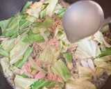 キャベツとツナの和風めんつゆバターそば☆作り方5写真