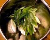 長ネギと鶏モモ肉で♡親子丼。作り方1写真