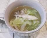 ゆで汁活用　キャベツと舞茸の醬油スープ作り方4写真