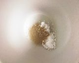 たった30分で完成！超簡単な手ごねパン★作り方1写真