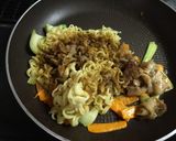 スタミナ丼の具リメイクで中華焼きそば作り方4写真