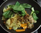 スタミナ丼の具リメイクで中華焼きそば作り方5写真