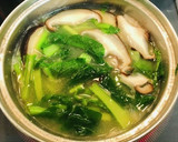 簡単小松菜と椎茸と卵のお味噌汁作り方2写真