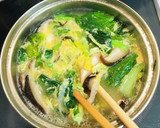 簡単小松菜と椎茸と卵のお味噌汁作り方3写真